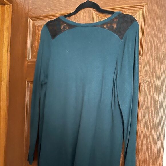 GREEN LACED NECK SWEATER - Picture 4 of 7